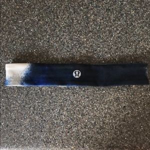 Lululemon headband with elastic inner band